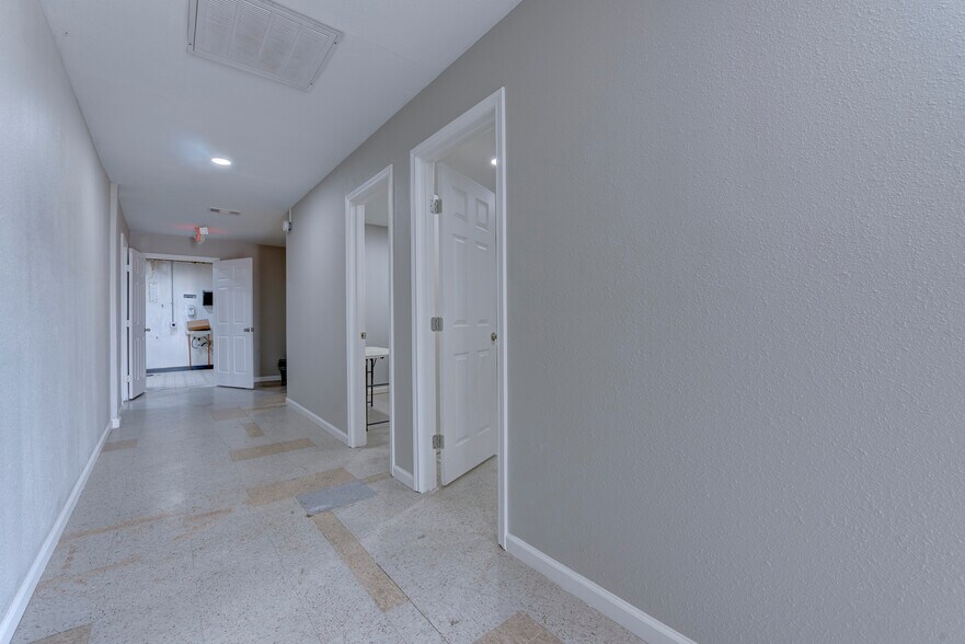 More Photos Of 4230 E FM 1462 Rd, Rosharon Storefront Retail Office For Lease