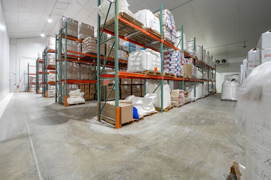 More Photos Of 225 Lawton Ave, Hereford Manufacturing For Sale