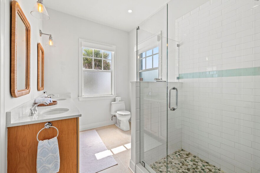 More Photos Of 3509 Ocean Dr, Vero Beach Flex For Sale