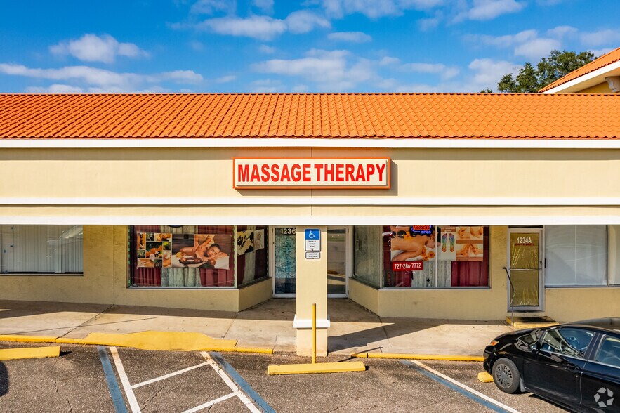 More Photos Of 1224-1260 S Highland Ave, Clearwater General Retail For Lease