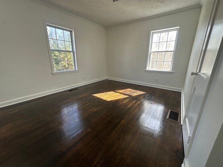 More Photos Of 4118 Clairmont Rd, Chamblee Medical For Sale