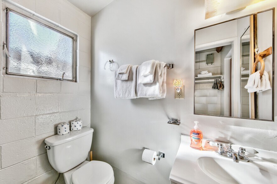 More Photos Of 3994 Pine Blvd, South Lake Tahoe Hotel For Sale