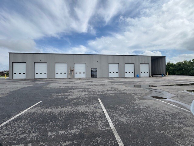More Photos Of 3850 S Honeysuckle Ln, Rogers Warehouse For Sale