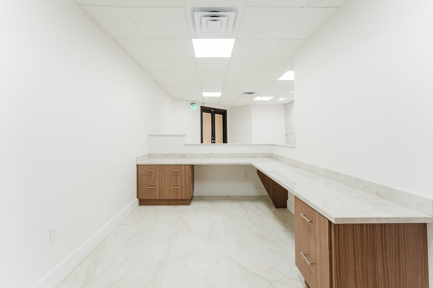 More Photos Of 40 SE 5th St, Boca Raton Office For Lease