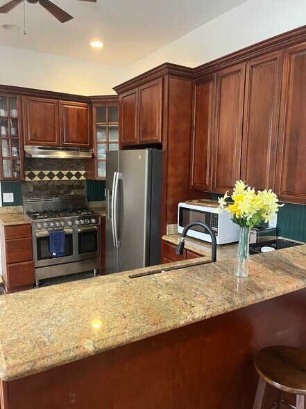 More Photos Of 1030 Burgundy St, New Orleans Apartments For Sale