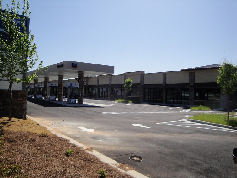 More Photos Of 4020 Satellite Blvd, Duluth Service Station For Lease