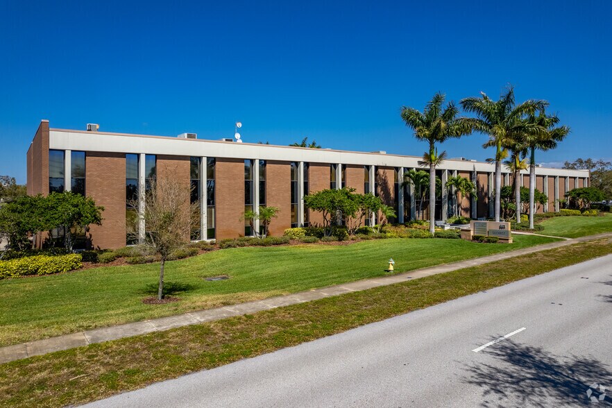 More Photos Of 9500 Koger Blvd N, Saint Petersburg Unknown For Lease