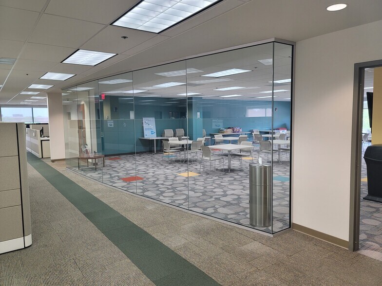 More Photos Of 3200 Robbins Rd, Springfield Office For Sale