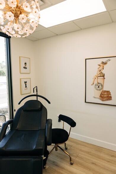 More Photos Of 5115 N Scottsdale Rd, Scottsdale Freestanding For Lease