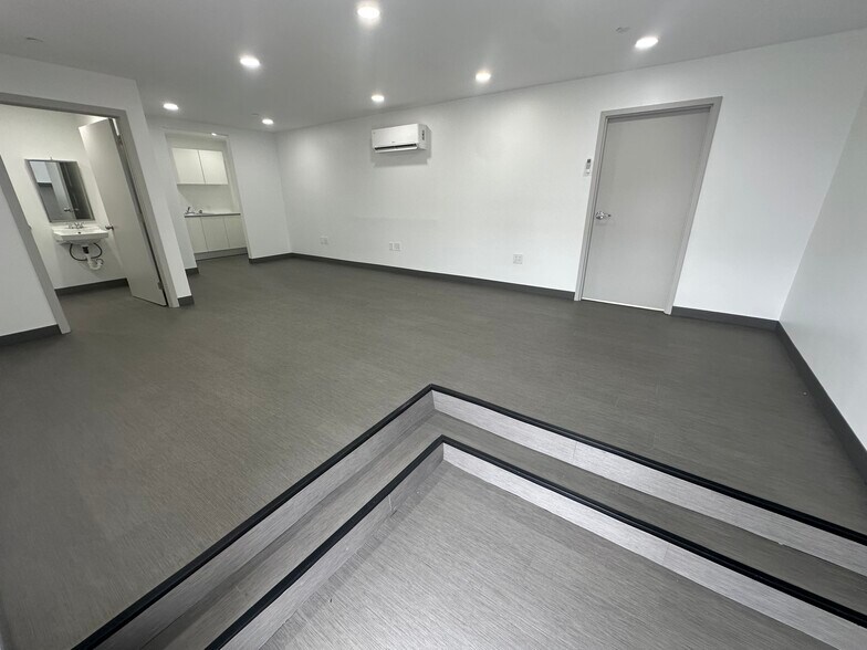 More Photos Of 7212-7282 NW 33rd St, Miami Unknown For Lease