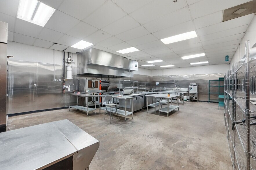 More Photos Of 3425 Sinclair Ln, Baltimore Warehouse For Sale