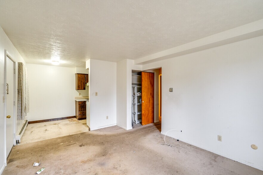 More Photos Of 2615 Ellet Ave, Akron Apartments For Sale