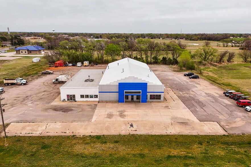 More Photos Of 890 N State Road 14, Harper Auto Dealership For Sale