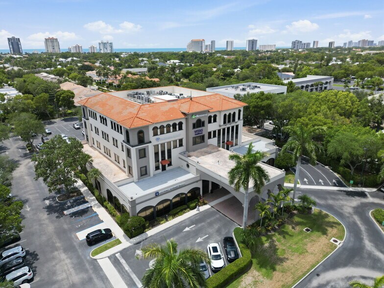 More Photos Of 4851 Tamiami Trl N, Naples Office For Lease