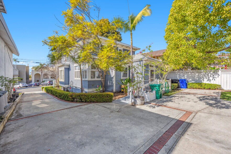 More Photos Of 2445-2447 2nd Ave, San Diego Office For Sale