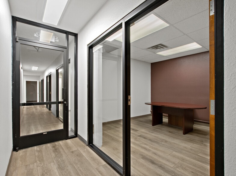 More Photos Of 2345 W Glendale Ave, Phoenix Medical For Lease