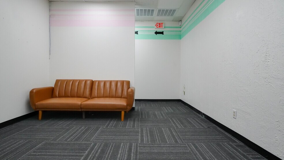 More Photos Of 8700 9th Ave, Port Arthur Office Residential For Lease