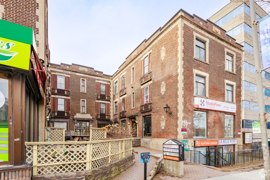 Primary Photo Of 5136 Boul Décarie, Montréal Apartments For Sale