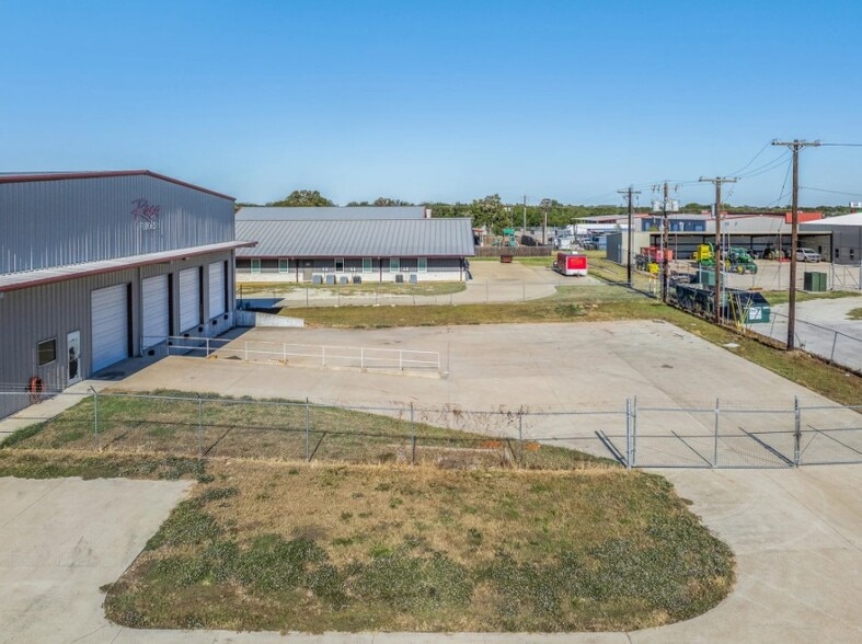 More Photos Of 6022 Imperial Loop Dr, College Station Warehouse For Lease