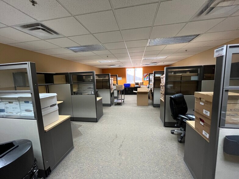 More Photos Of 342 42nd St S, Fargo Manufacturing For Sale