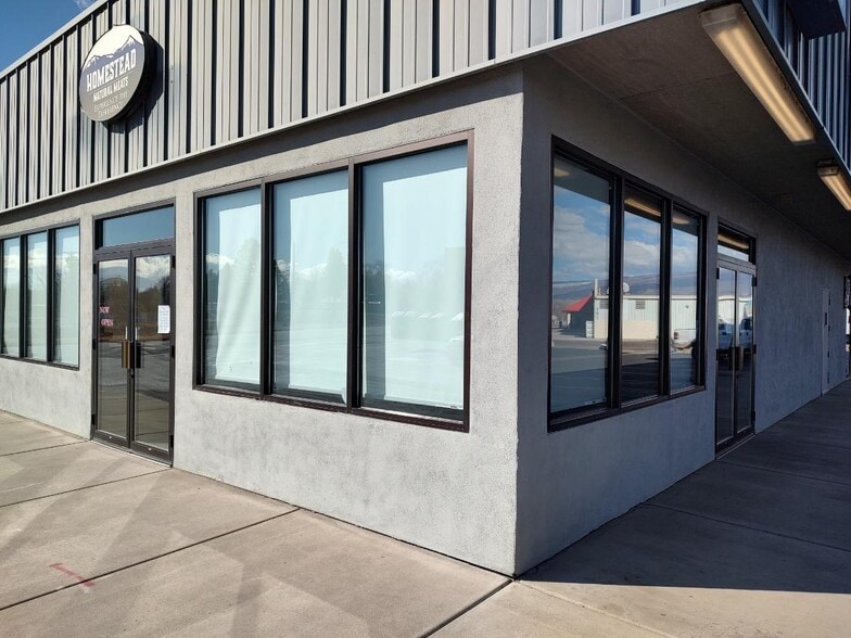 More Photos Of 220-240 N Palmer St, Delta Unknown For Lease