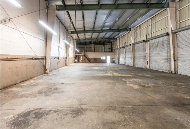 More Photos Of 12477 66th Street North, Largo Auto Repair For Lease