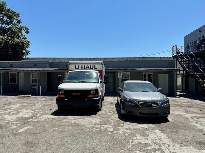 More Photos Of 1702-1710 N Long Beach Blvd, Compton Storefront Retail Residential For Sale