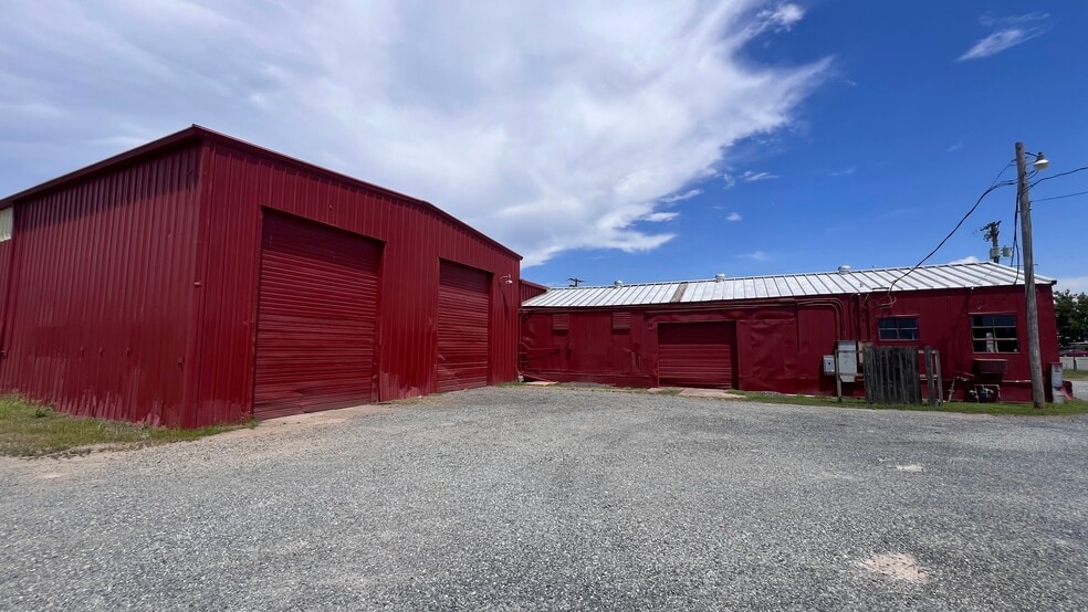 More Photos Of 3419 E Broadway Ave, North Little Rock Service For Lease