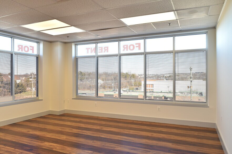 More Photos Of 14631 Lee Hwy, Centreville Medical For Lease
