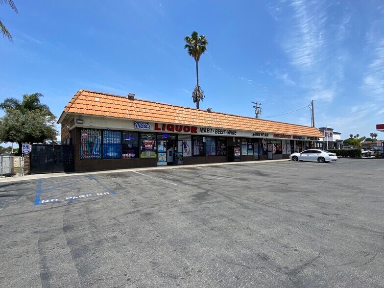 Primary Photo Of 8201 Garden Grove Blvd, Stanton Freestanding For Sale