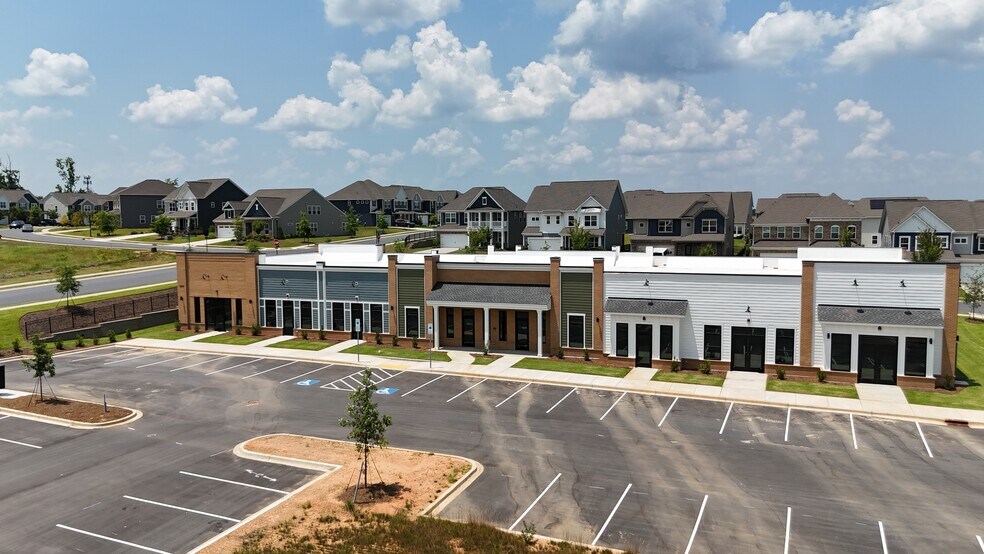 More Photos Of 1250 Hubert Graham Way, Fort Mill Storefront Retail Office For Lease