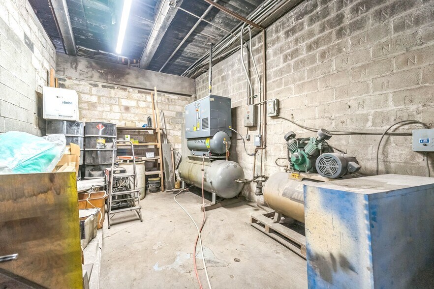 More Photos Of 4423 Belair Rd, Baltimore Auto Repair For Sale