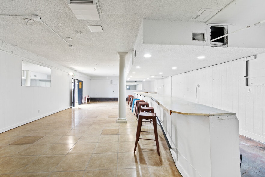 More Photos Of 1902 S Standard Ave, Santa Ana Medical For Lease