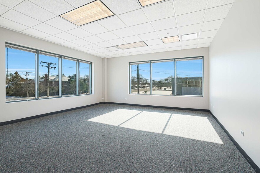More Photos Of 2134-2140 S Wolf Rd, Des Plaines Office For Lease