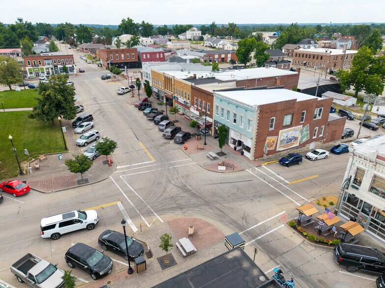 More Photos Of 119 N Jackson St, Perryville General Retail For Sale