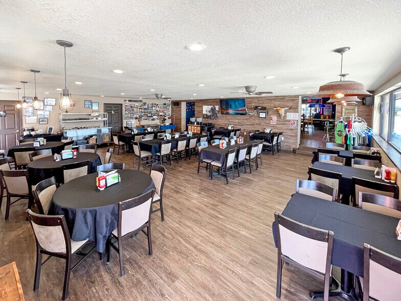 More Photos Of 208 W Arnold Ave, Arnold Restaurant For Sale