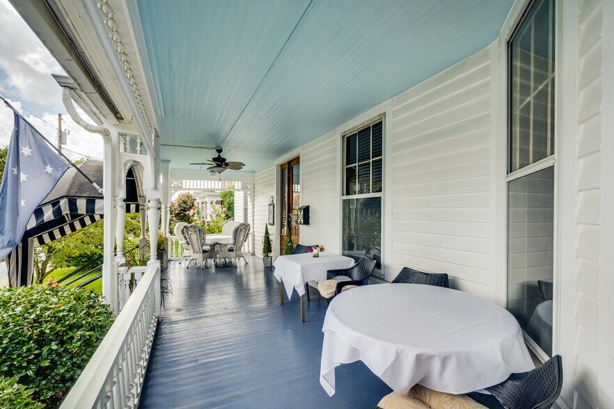 More Photos Of 412 6th St, Bristol Restaurant For Sale
