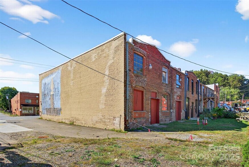 More Photos Of 47 Catawba ave, Old Fort Flex For Sale