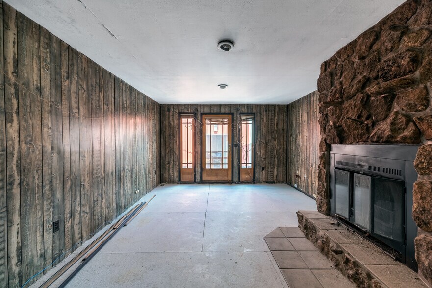 More Photos Of 121 Byers Ave, Hot Sulphur Springs Storefront Retail Residential For Sale