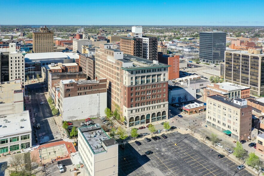 More Photos Of 513 Adams St, Toledo Apartments For Lease