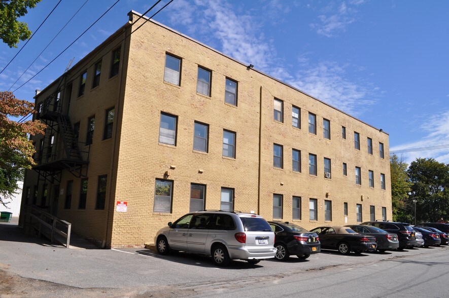 More Photos Of 22 Lawrence Ave, Smithtown Office For Lease