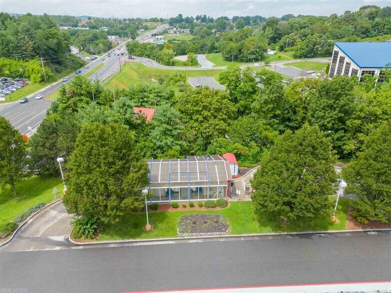 More Photos Of 567 Franklin, Christiansburg Freestanding For Sale