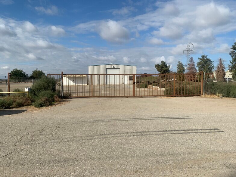 More Photos Of 8921 De Swan Ct, Bakersfield Warehouse For Lease