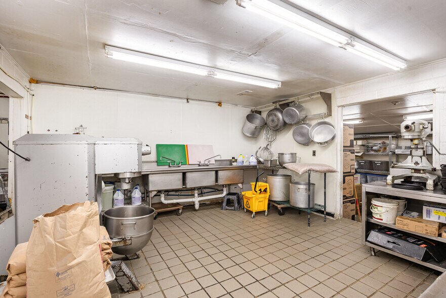 More Photos Of 8850 Statesville Blvd, Cleveland Restaurant For Sale