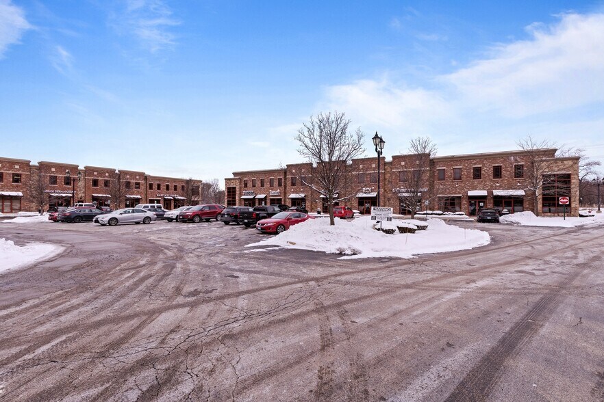 More Photos Of 792-806 W Bartlett Rd, Bartlett Loft Creative Space For Sale