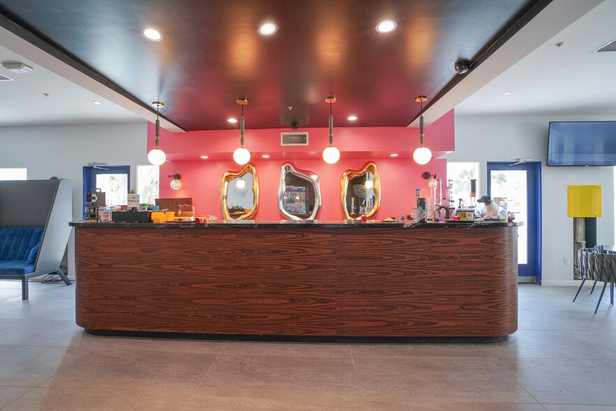 More Photos Of 353 S Palm Canyon Dr, Palm Springs Medical For Sale