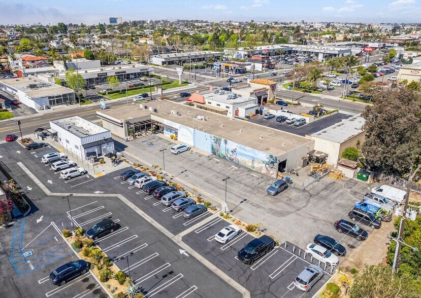 More Photos Of 420 E 17th St, Costa Mesa Freestanding For Lease