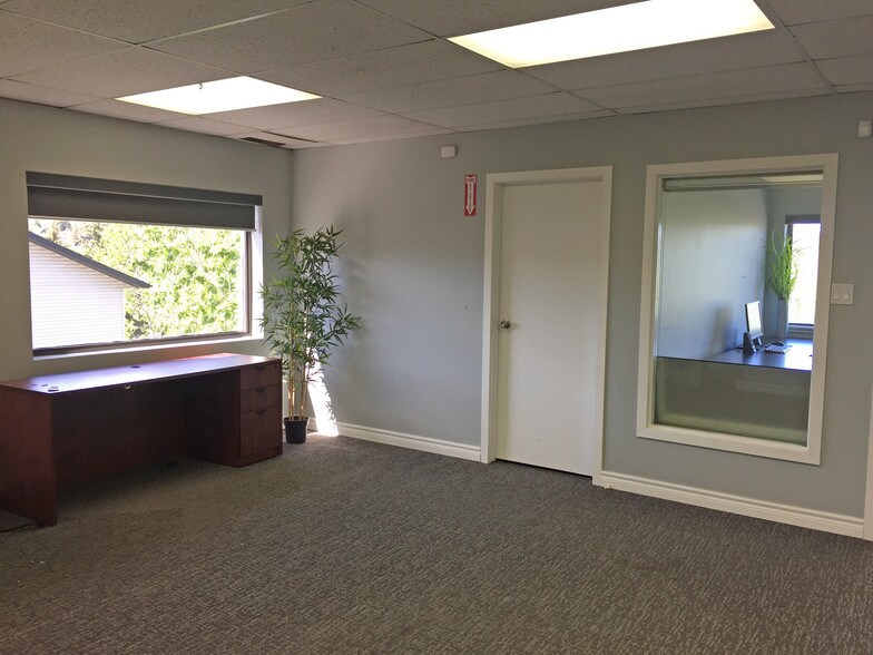 More Photos Of 1615 10th Ave SW, Calgary Office Residential For Lease