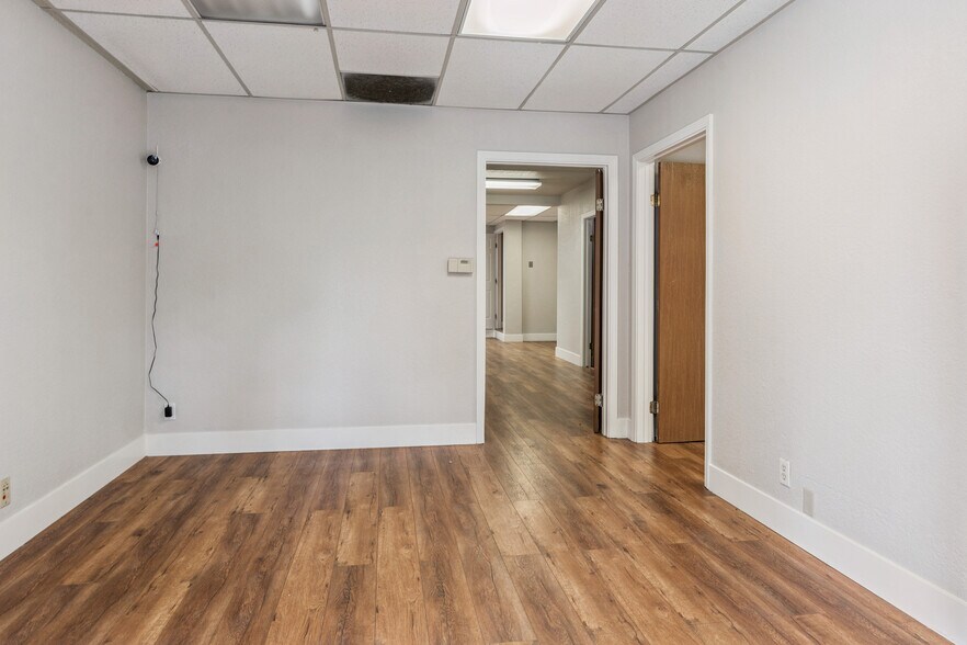 More Photos Of 2455 Autumnvale Dr, San Jose Light Distribution For Sale