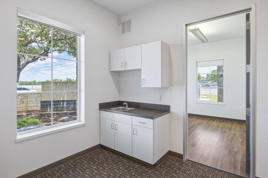 More Photos Of 12171 W Parmer Ln, Cedar Park Medical For Lease